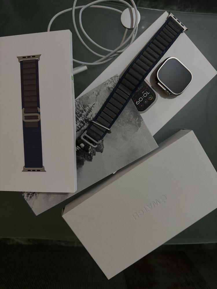 Apple watch ultra 2, natural titanium