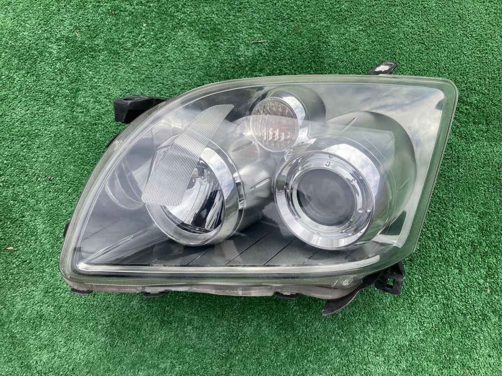 Фар/Фарове за тойота авенсис фейс лифт Т25/Toyota avensis T25 06-08г