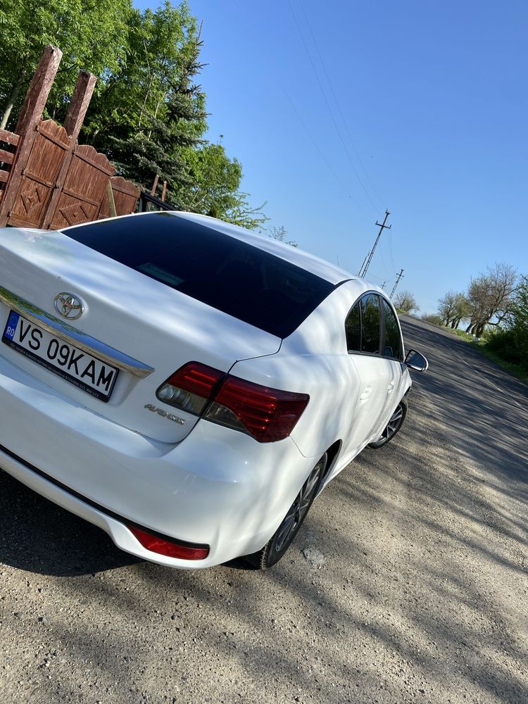 Toyota avensis 2014