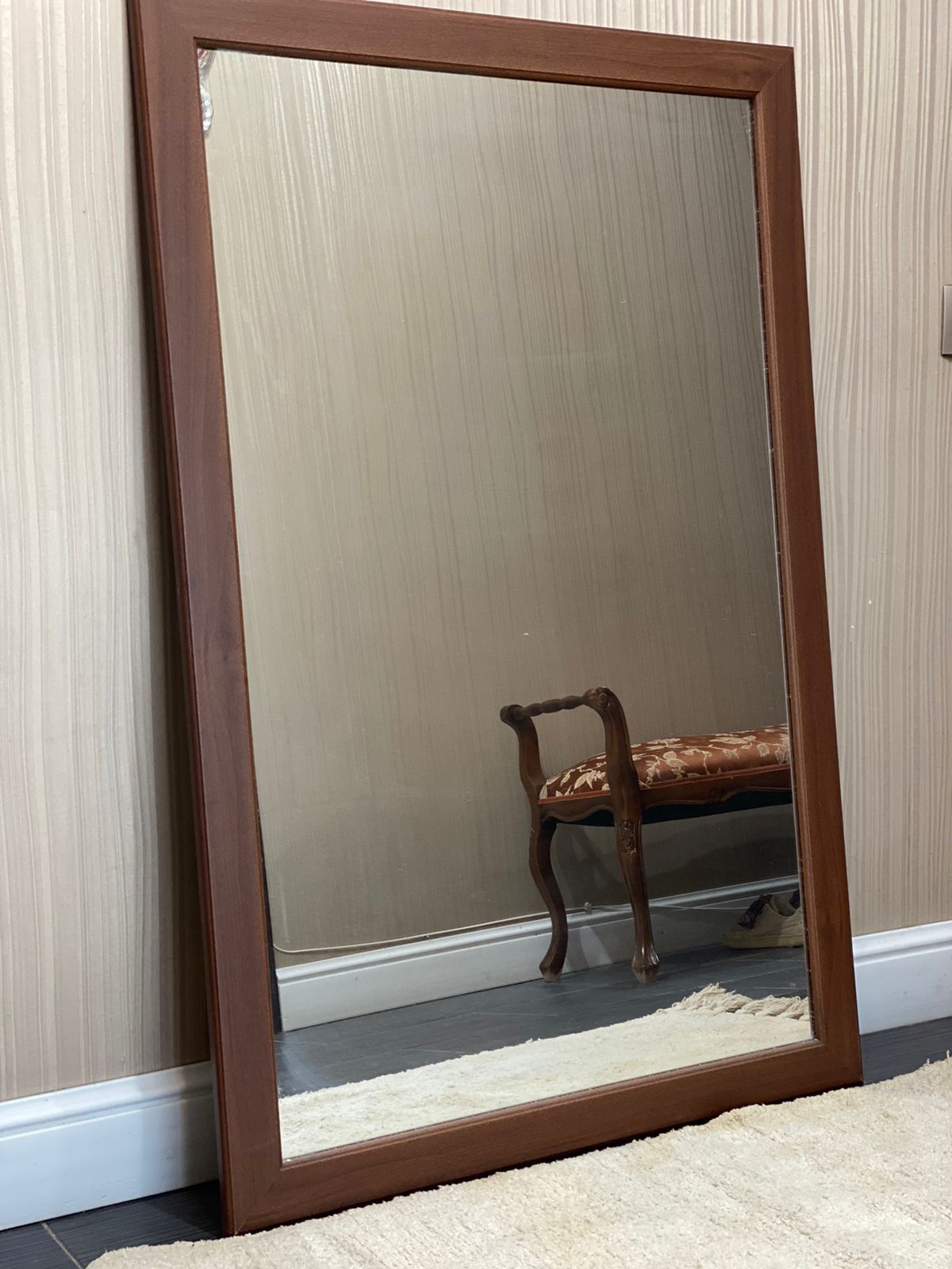 Зеркало для прихожей или спальни размер  77/117