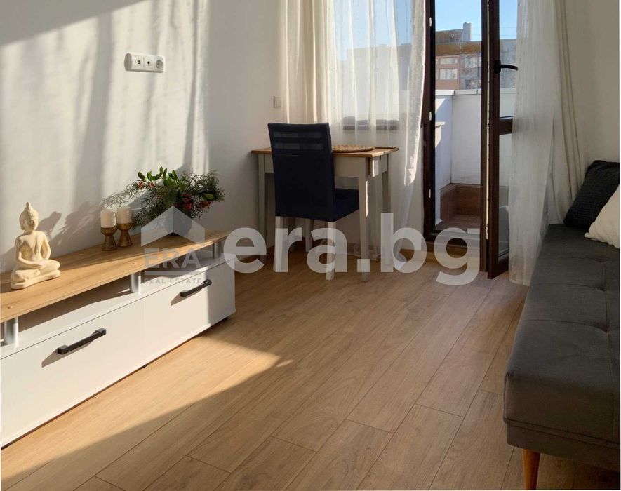 Продава се Тристаен апартамент в Варна, Левски - 78 кв.м за 2113 €/кв.м - Снимка #2