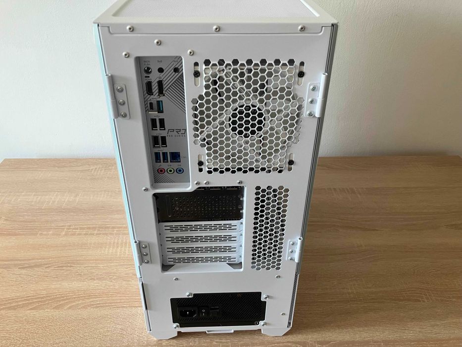 PC Gaming High‑End RTX 4070 Ti Ryzen 7 7700 32 GB DDR5 1 TB SSD Brasov