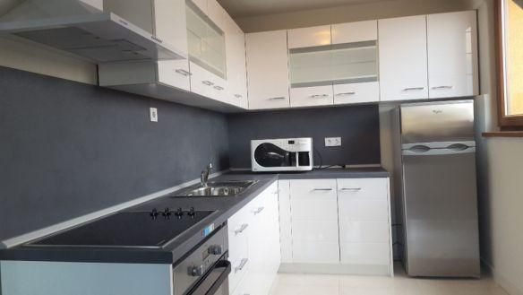 Дава се под наем Тристаен апартамент в София, Редута - 100 кв.м за 780 € - Снимка #1