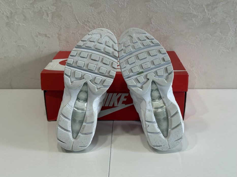 Дамски маратонки Nike Air Max 95 Triple White | 37,5