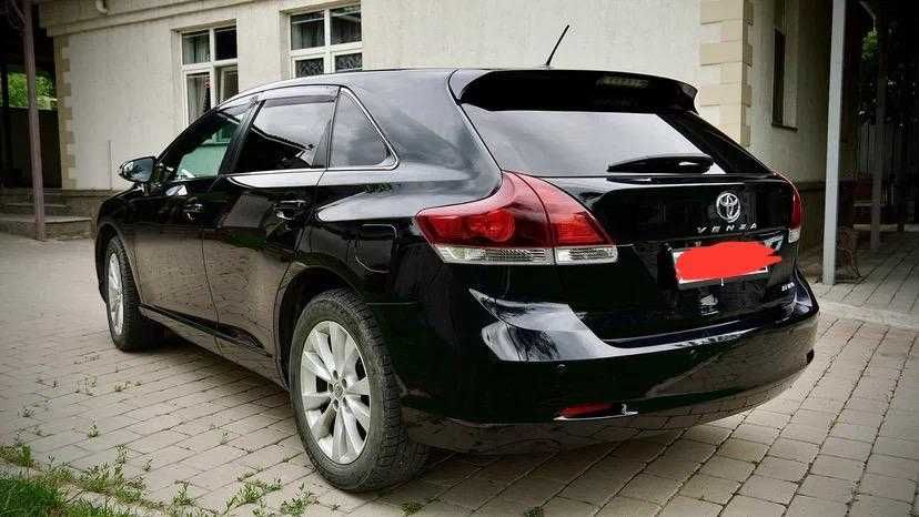 Продам Toyota Venza . Срочно