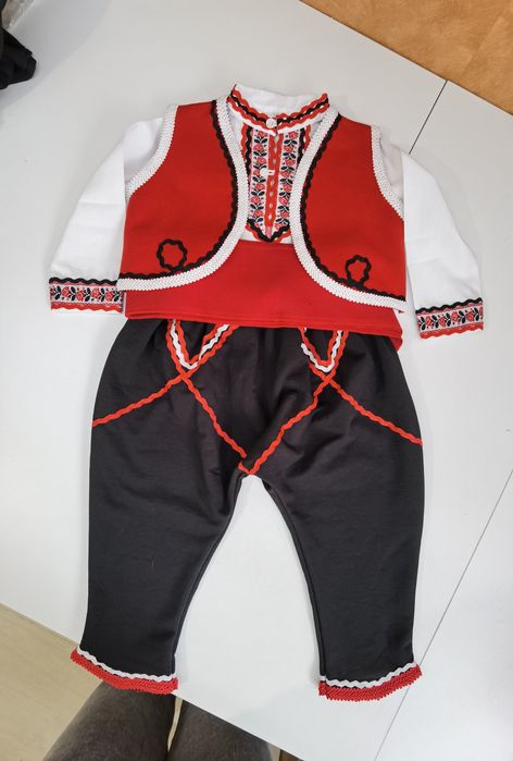 Народни носии за Мама тати и дете