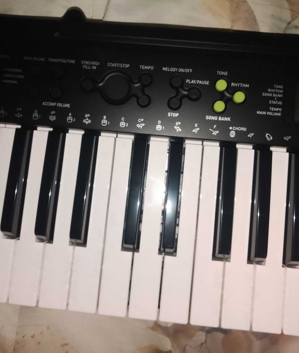 Синтезатор Casio CTK-240 + оригинален адаптор