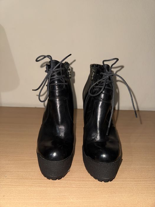 Уникални дамски боти Guess, Versace, Nursace