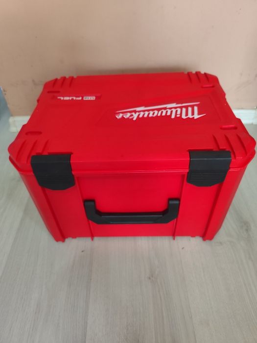 Milwaukee 4в1 комплект ЧИСТО НОВ