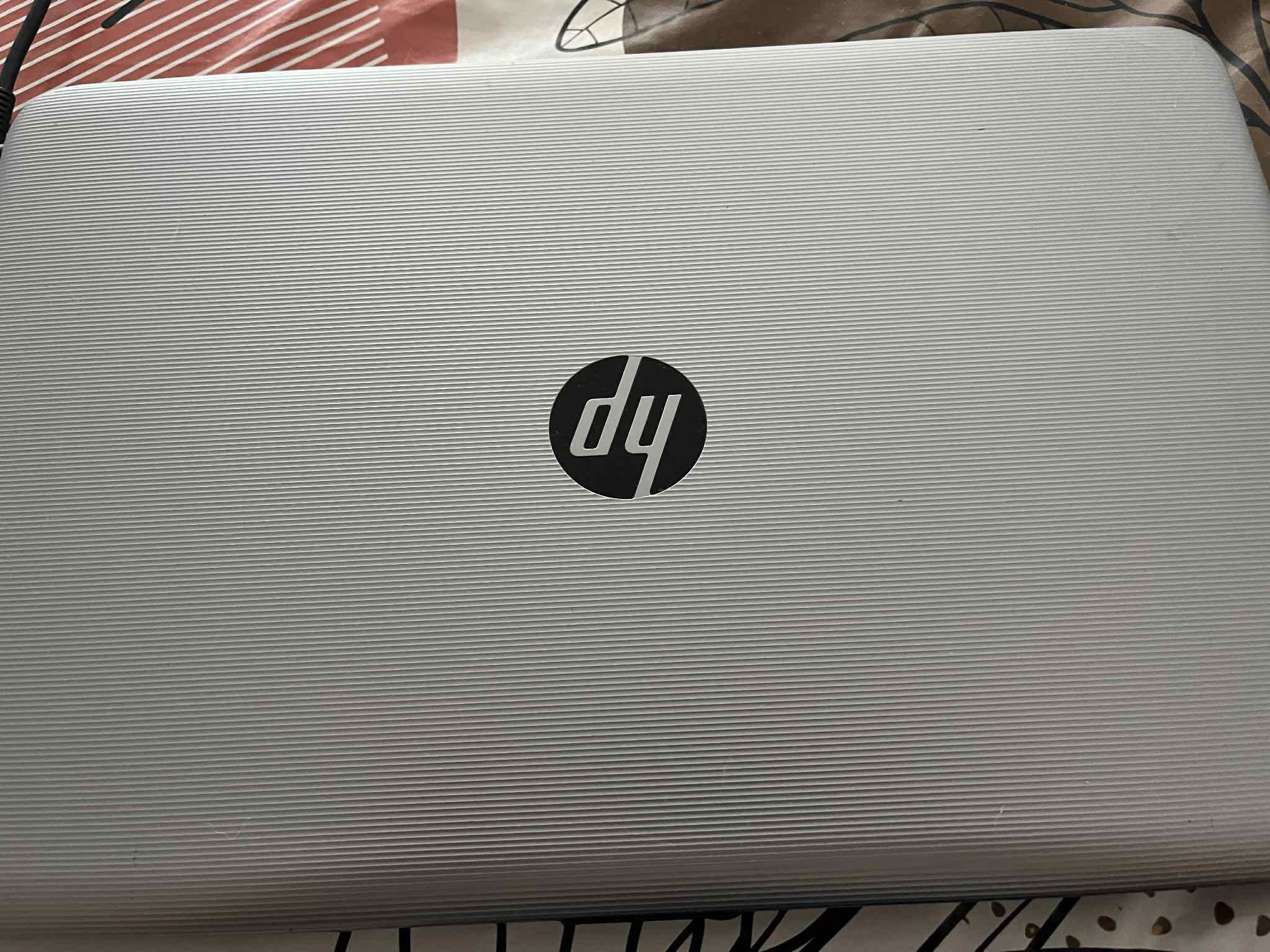 Продавам Лаптоп HP