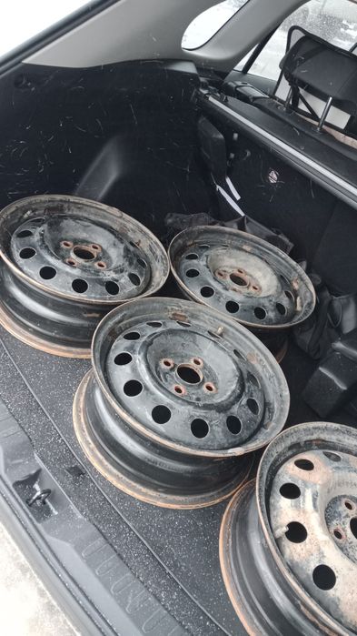 Продам железные диски на Hyundai accent