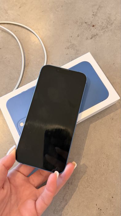 Iphone 13 - без забележки. Цената е крайна