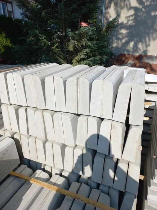 Dale de beton simple sau cu model stalpi de gard capace de gard pavaj