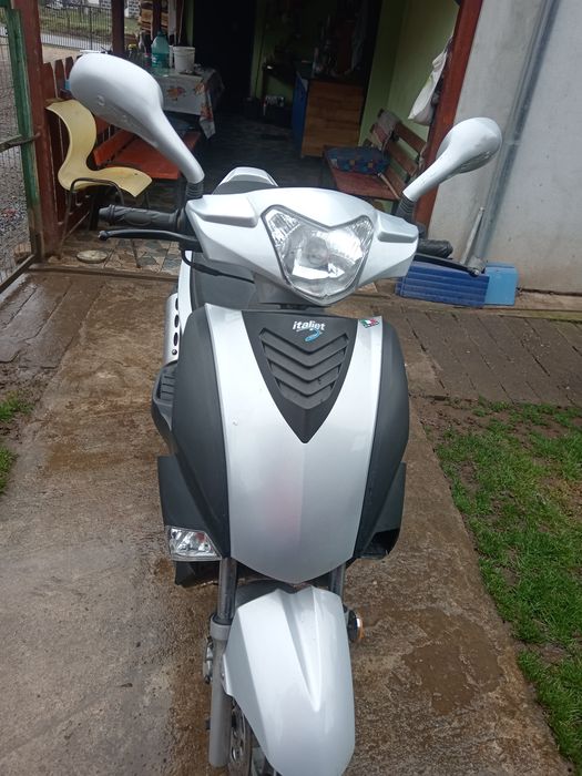 Vând scuter Italjet 50cc