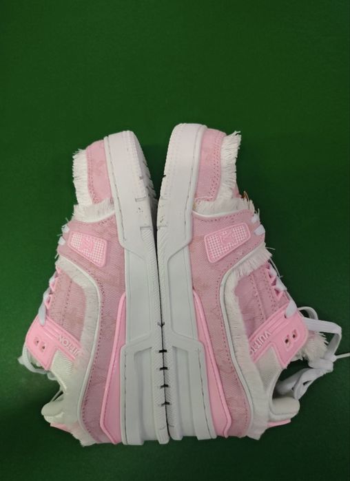 Adidasi Louis Vuitton