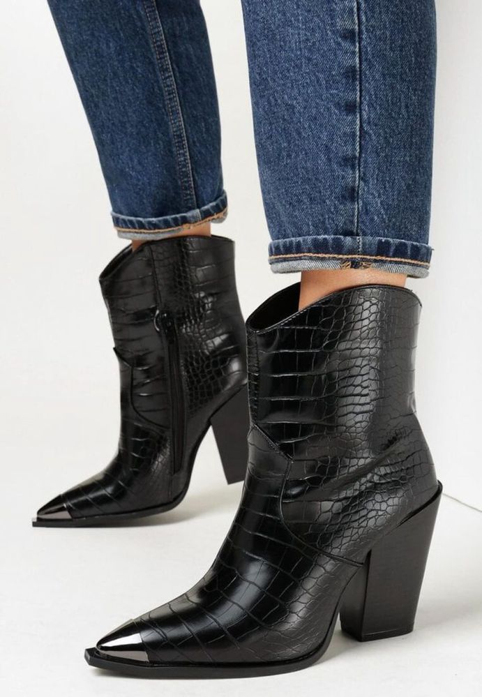 Botine negre imitatie de piele