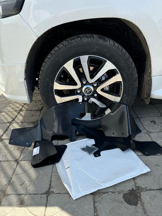Пыльник мотора защита двигателя Toyota land cruiser Prado 120 gx470