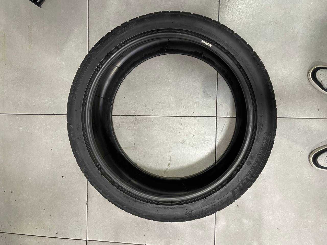 Michelin 275/40ZR22 Pilot Sport 4S