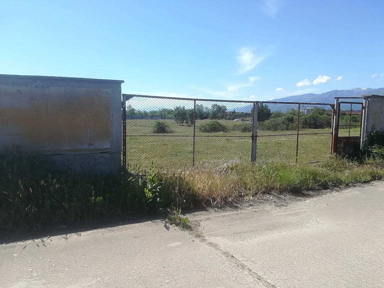 Продава се Парцел в с. Ведраре, Област Пловдив - 28000 кв.м за 8 €/кв.м - Снимка #1