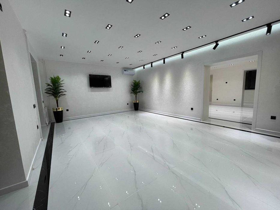 Аренда нежилое 100м2+400м2. Ориентир: Vohha Brasseria