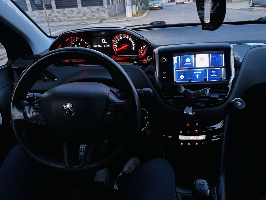 Peugeot 208 /1.2 benzina+ GPL Fabrica