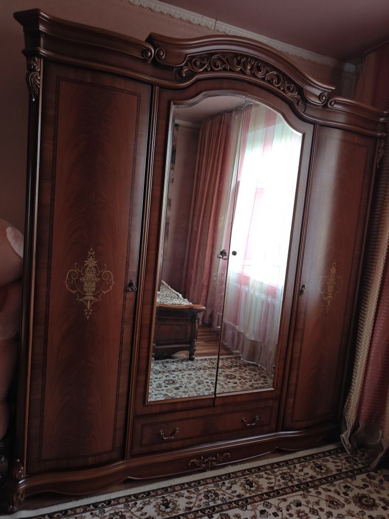 Спальный гарнитур