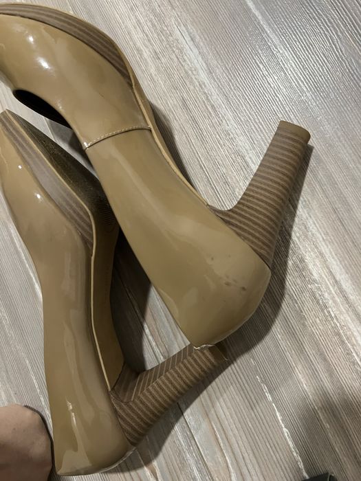 Pantofi 39 bej piele lacuita Salamander