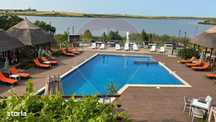 Hotel - Pensiune cu 14 duplexuri  de vânzare  CASA CU STUF Olimp