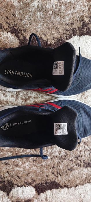 Vând adidas noi nr 41