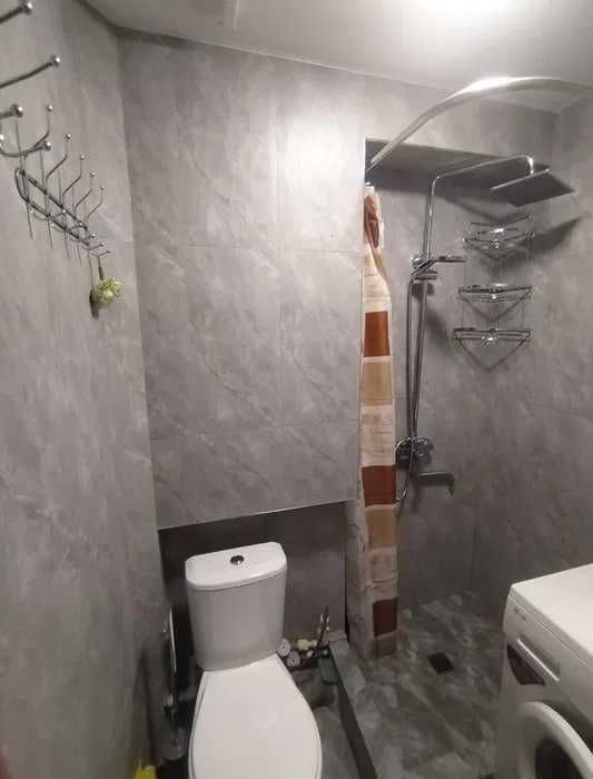 Продаётся 2х комнатная квартира центр Осиё высокопотолочка 2 этаж