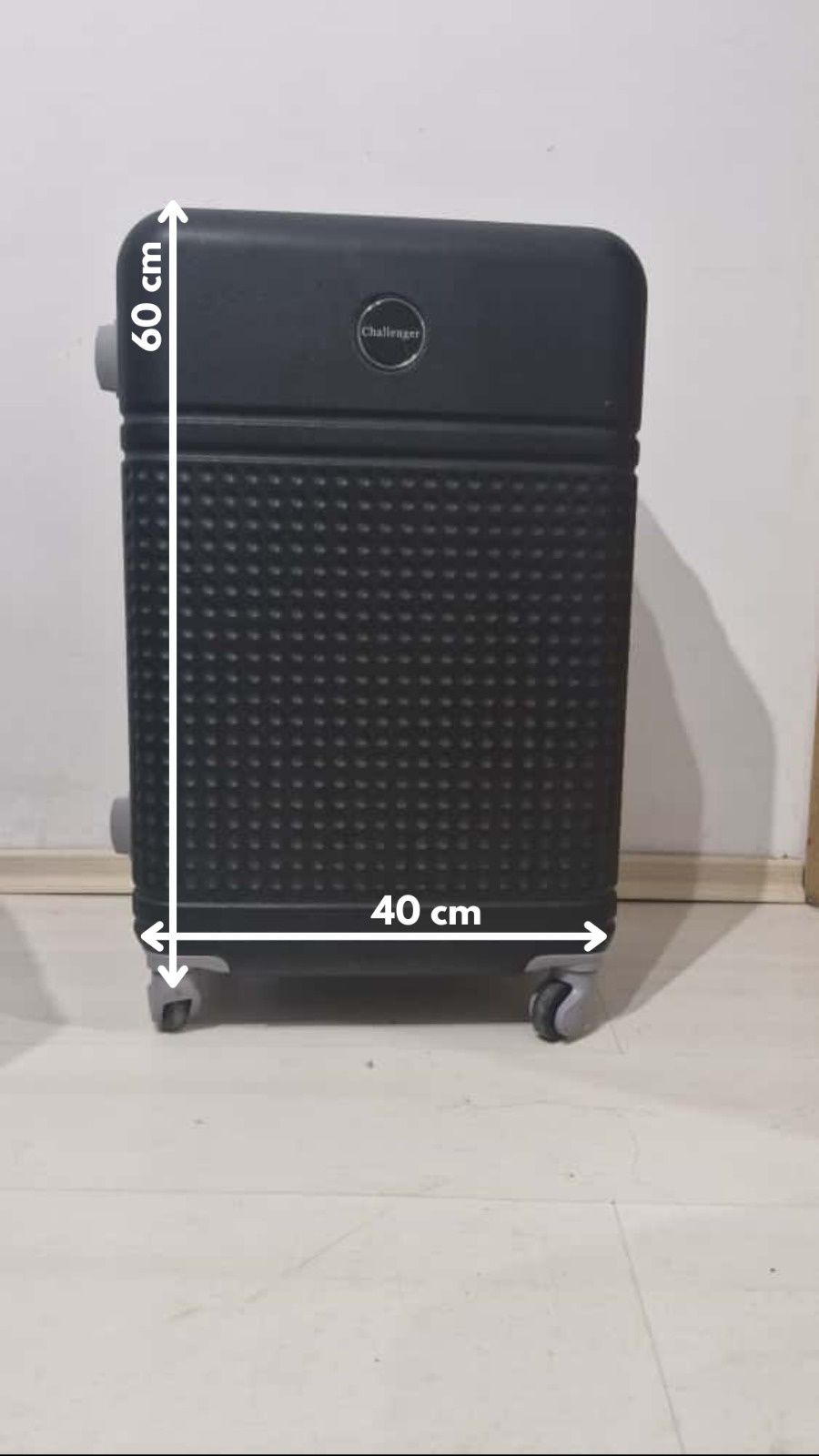 Куфар среден 24" . Medium suitcase for sale
