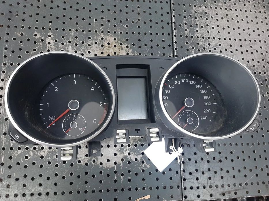 Ceasuri bord vw golf 6 5k1 5k0920871a