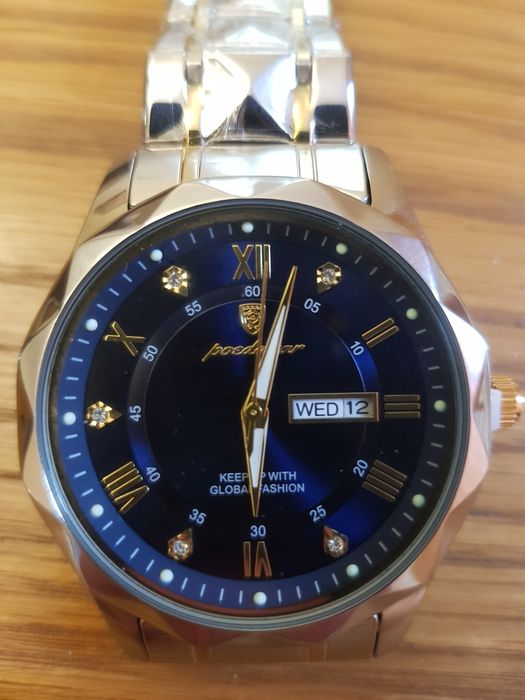 Vănd ceas nou bărbătesc rezistent la apă.