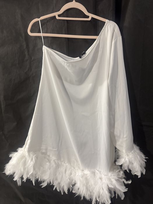 Бала рокля с пера едно рамо л/хл