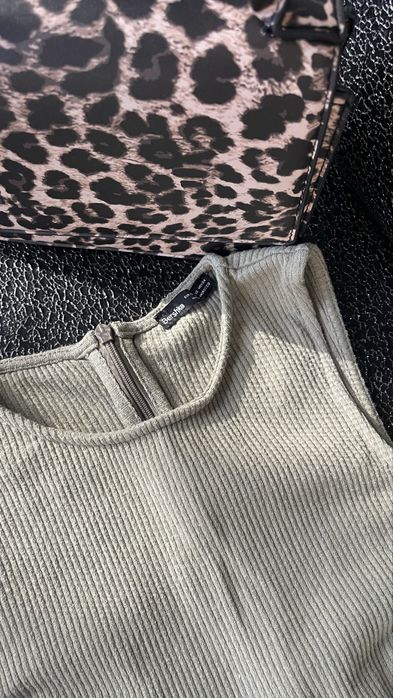 Уникален еластичен гащеризон на Bershka с ефектен широк крачол