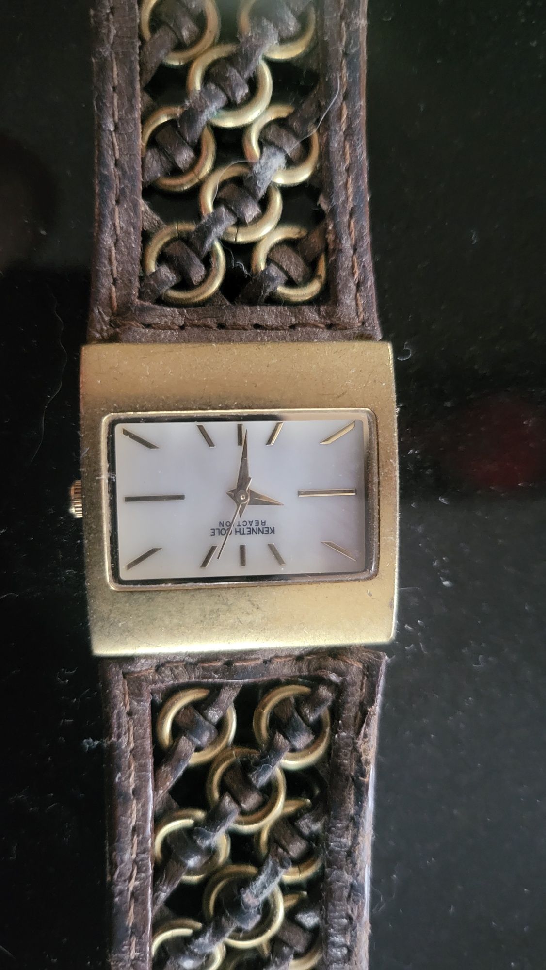 G-SHOCK часовник и още 3бр дамски CHANEL, Dkny и Kenneth Cole