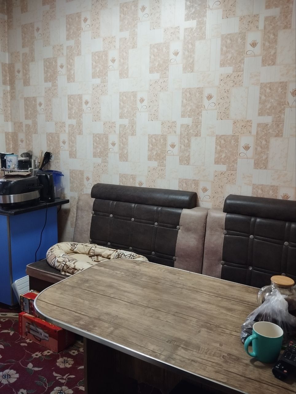 Arenda 1 xonali kvartira xamma narsasi bor 3 etashka 2 etaj