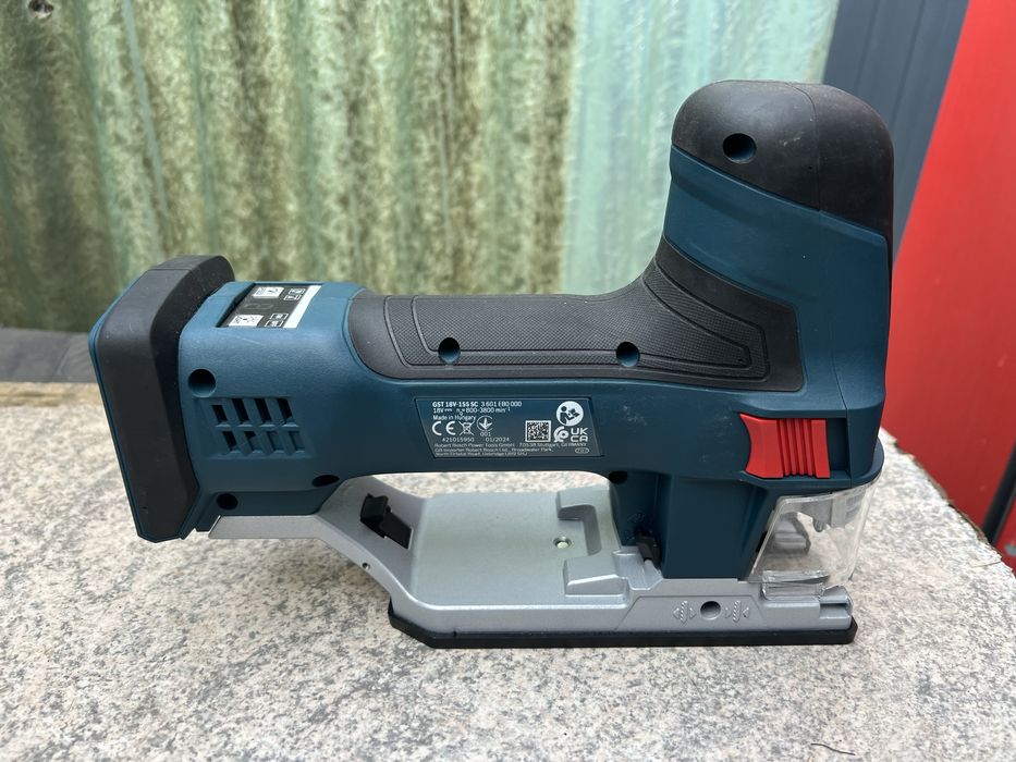 Vand corp fierastrau pendular Bosch GST 18v-155 SC model 2024