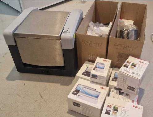 Masina facut stampile Colop FS-800 + 20 de stampile + tus la 3800 lei!