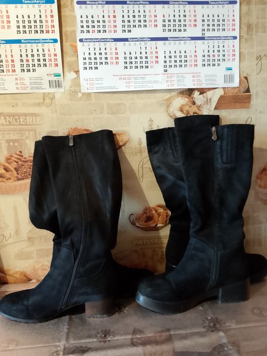 Продам весенние сапоги