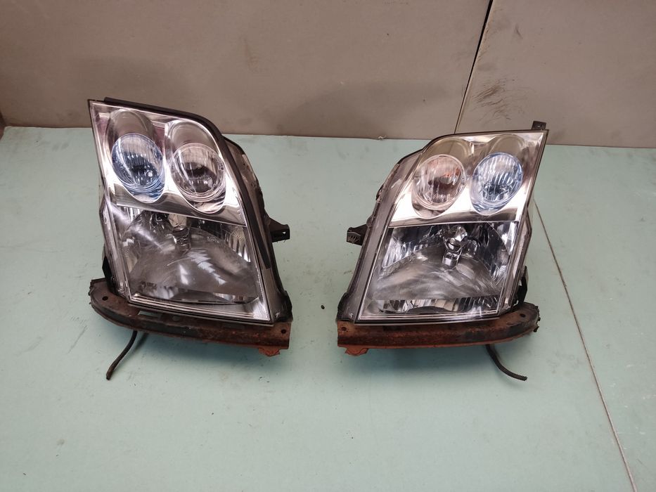 Фара Honda mobilio