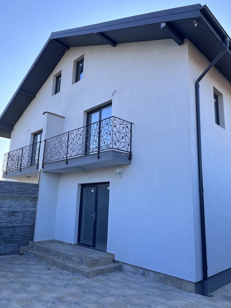 Propietar vand Casa dupex vila P+1E+POD 3 dormitoare 3 bai