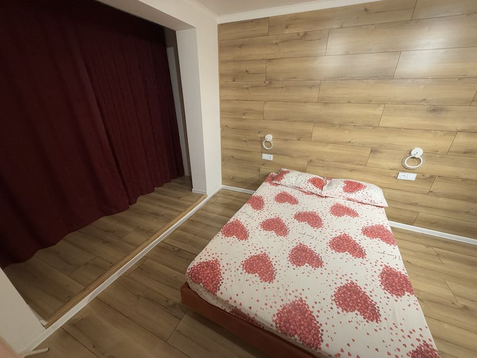 Продам двуспальную кровать