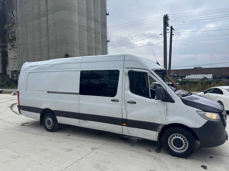 Mercedes Sprinter 2021 8+1 locuri,marfa 2,2 E6 avariat lovit avariate