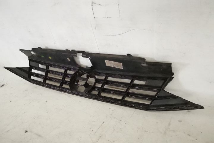 Централна решетка на радиатора Оригинална Фолксваген ВВ Пасат / Volksw