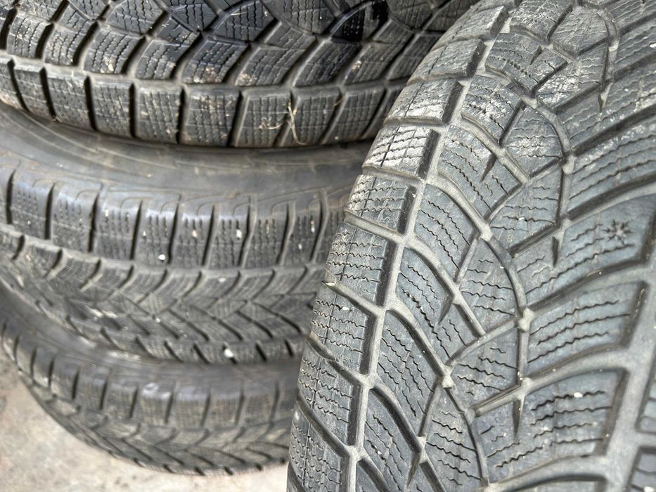 Vand 4 Anvelope iarna GOODYEAR 235x55 R19  M+S