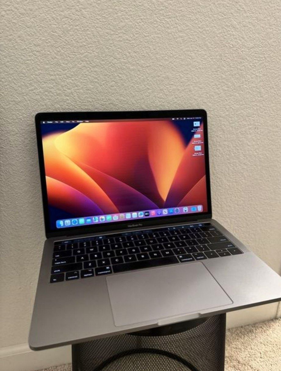 Macbook pro m1 sotiladi