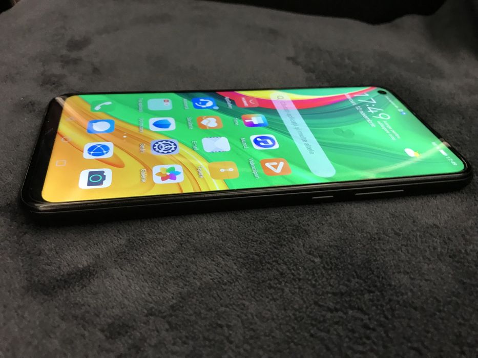 Incarcator pentru telefon si telefon