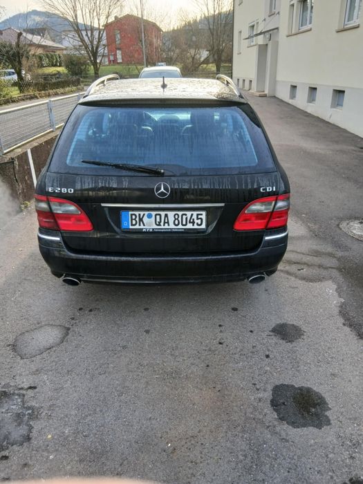 Мерцедес Е280 190 к.с