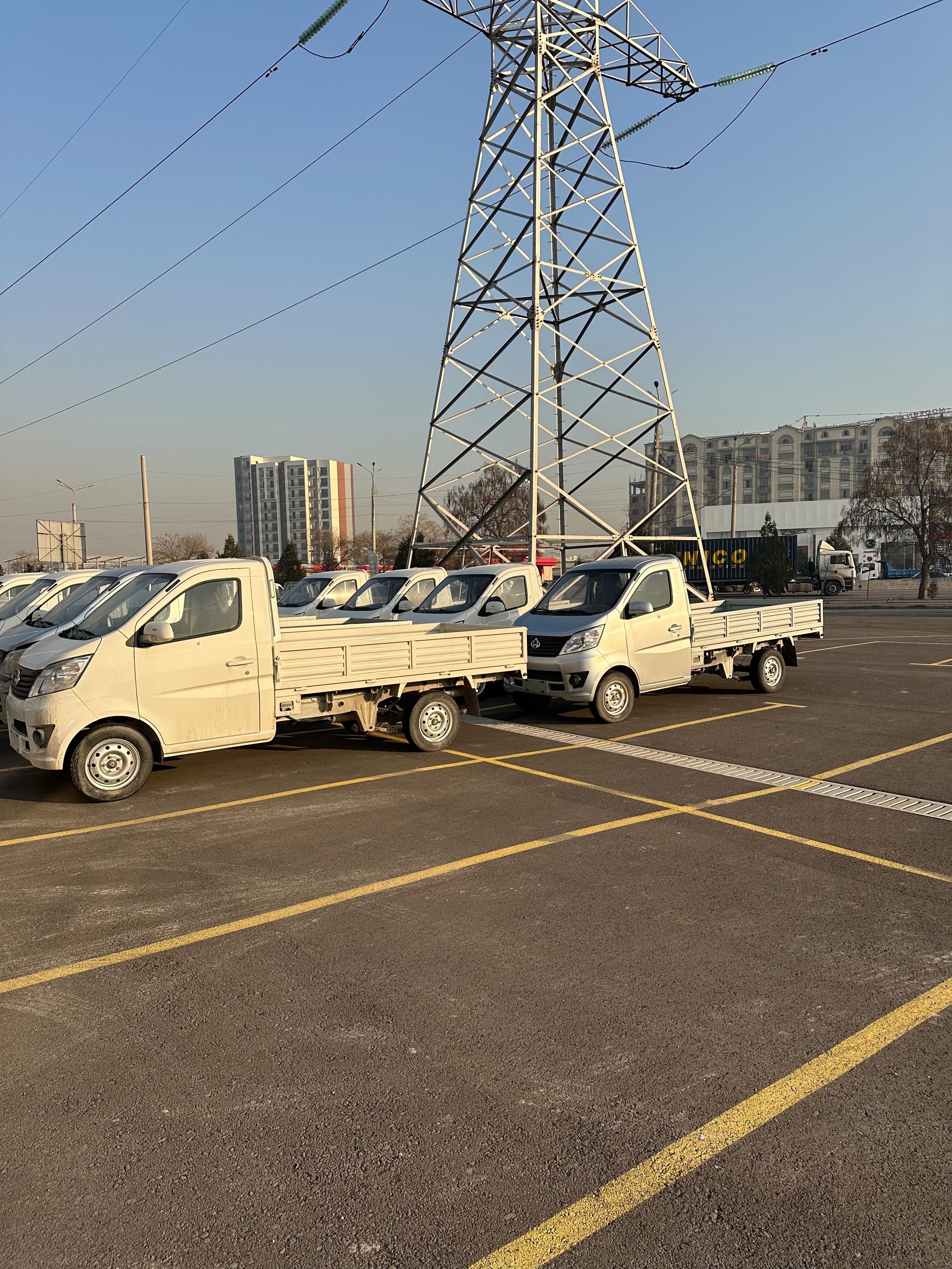 Продаю авто Changan t-30 
1.2 мотор (98-л.с) 
1.000 кг для погрузки